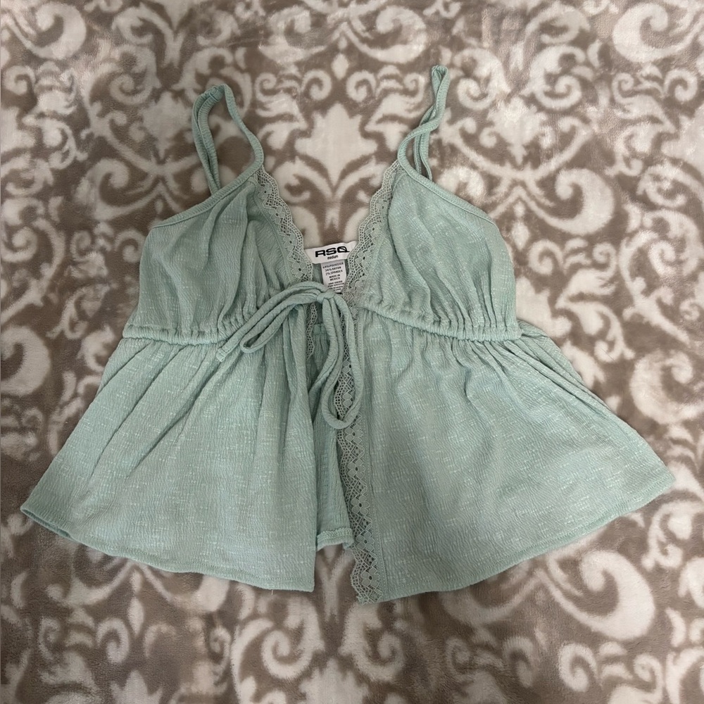 brand- RSQ (tillys) size- MEDIUM
